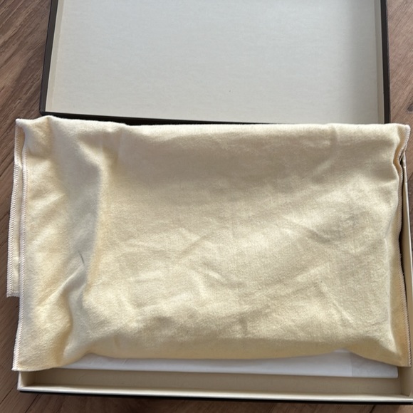 Louis Vuitton Pouchette - Picture 7 of 16